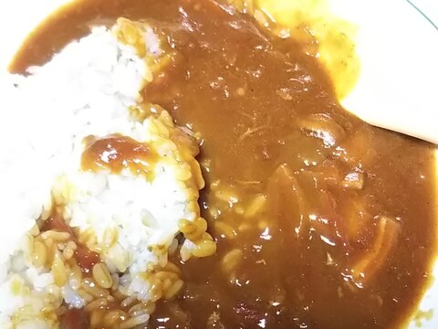 りんごが隠し味！ レトルトカレーがこくうま！